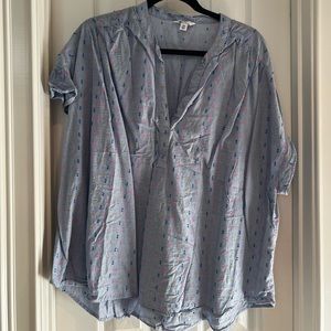 2X Crown & Ivy linen blouse, forgiving fit, ruffle sleeve.